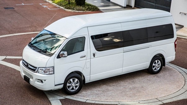 Xe 16 chỗ Toyota Hiace