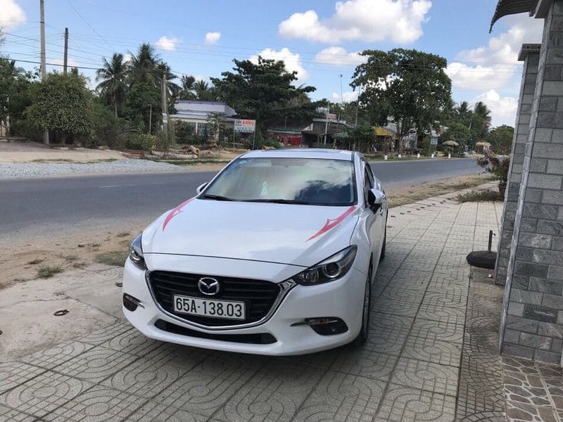 Dịch vụ thuê xe 4 chỗ hiện đại dành cho khách hàng.