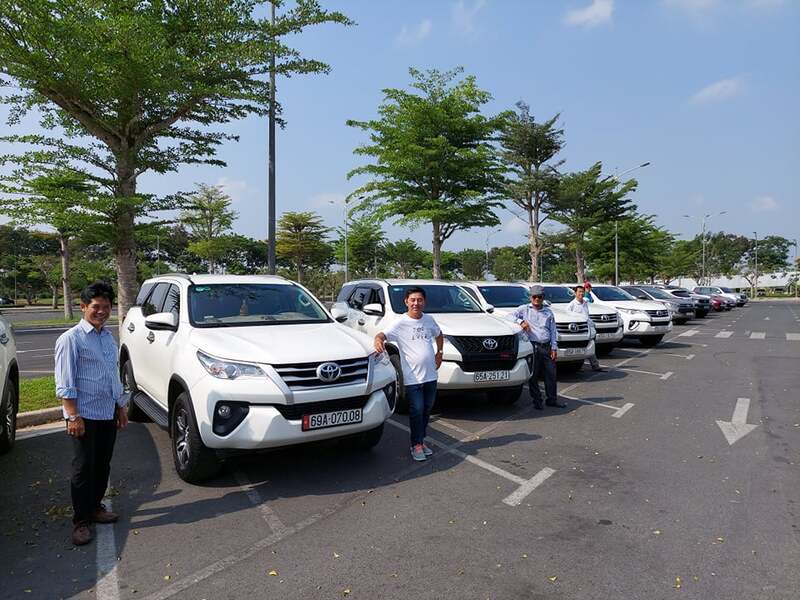 Dịch vụ thuê xe 7 chỗ hiện đại dành cho khách hàng.
