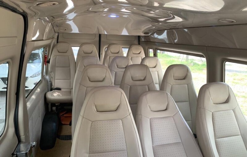 Không gian xe rộng rãi, tiện nghi, mang lại sự thoải mái cho khách mời