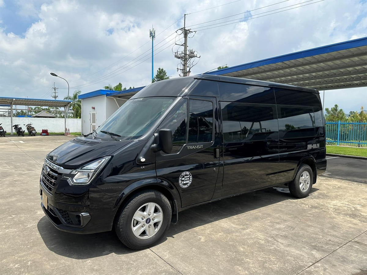 Thuê xe 16 chỗ đưa đón sân bay cho gia đình tại Nguyễn Duy Travel