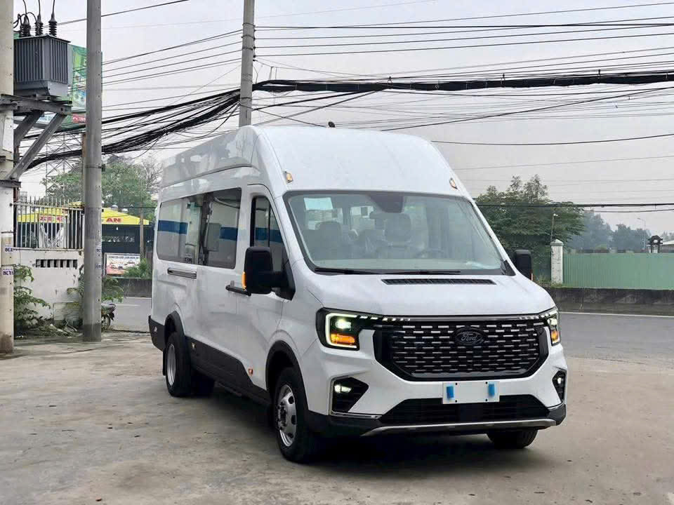 Dịch Vụ Thuê Xe 16 Chỗ Đi Du Lịch Gia Đình